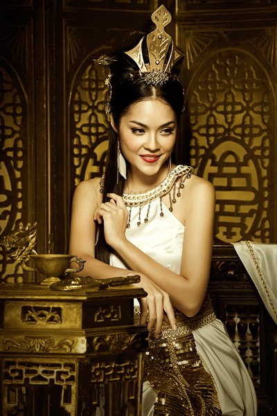Á hậu, diễn viên Dương Cẩm Lynh vào vai công chúa Quỳnh Nga trong bộ phim “Cuộc chiến với chằn tinh”.